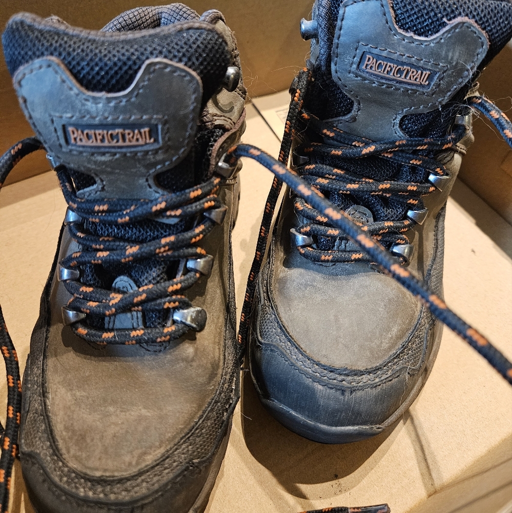 Pacific Trail Rainier Jr Hiking Boot